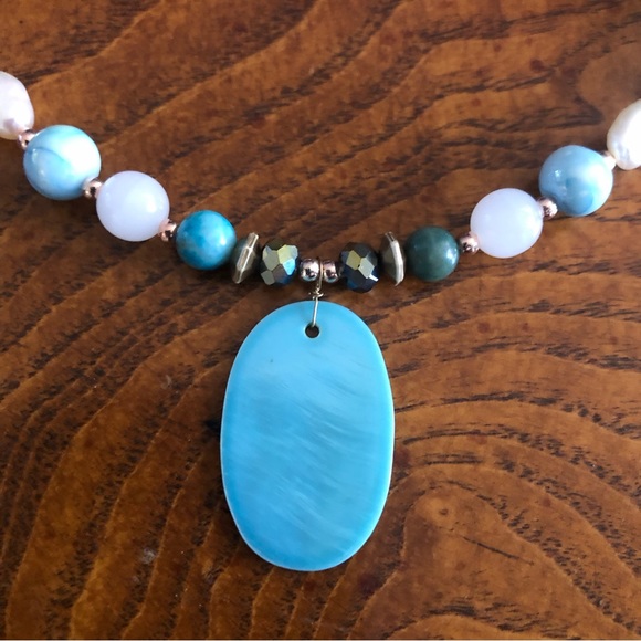 Handcrafted abalone shell dyed agate howlite stone genuine pearl necklace - Picture 9 of 15